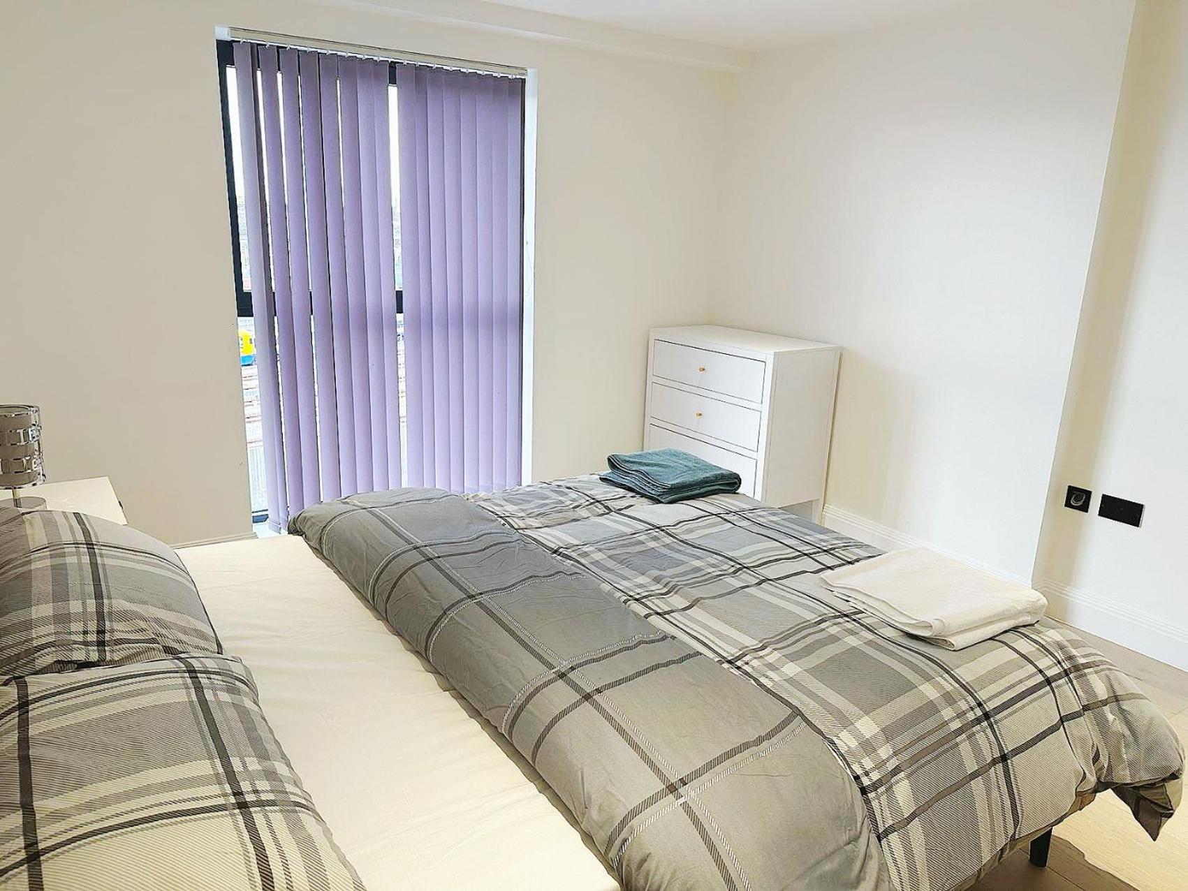 Appartamento Luxury Modern Flat Near Center Londra Esterno foto