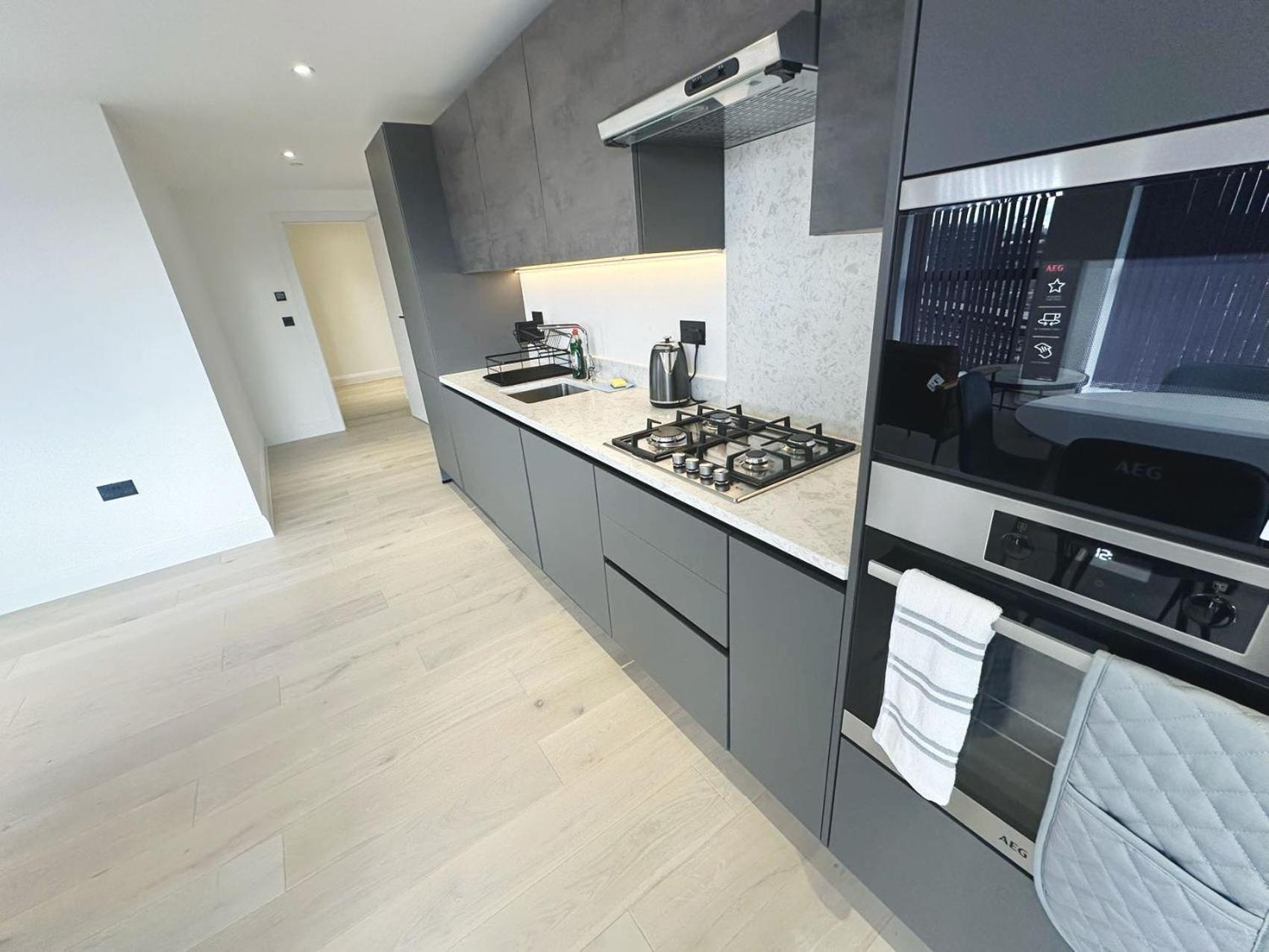 Appartamento Luxury Modern Flat Near Center Londra Esterno foto