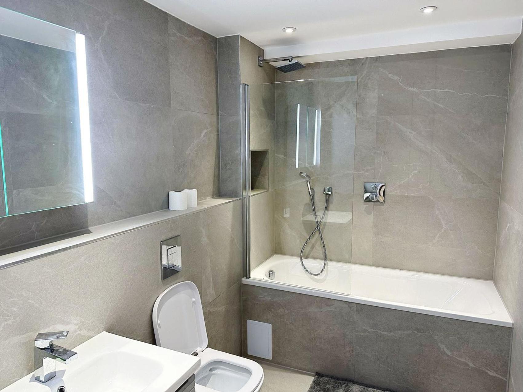 Appartamento Luxury Modern Flat Near Center Londra Esterno foto