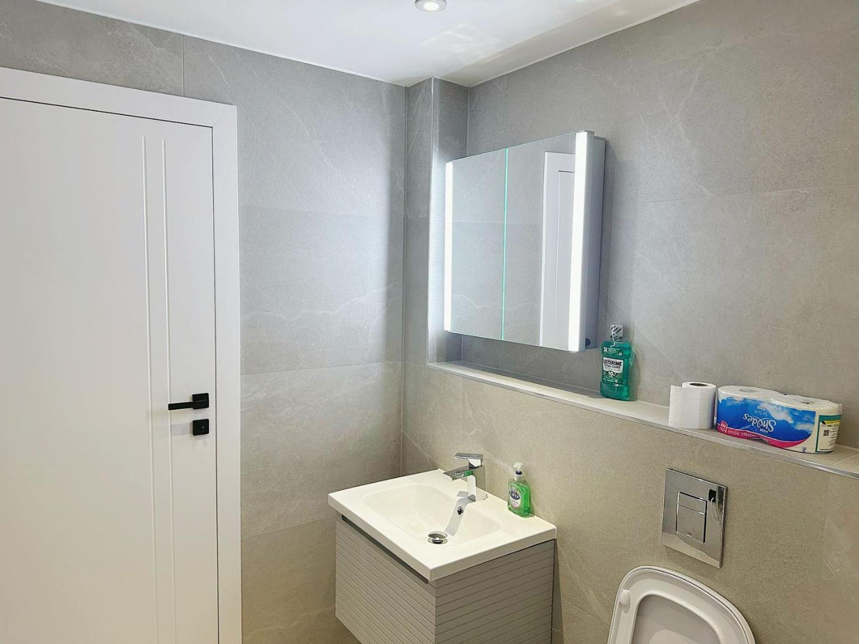 Appartamento Luxury Modern Flat Near Center Londra Esterno foto