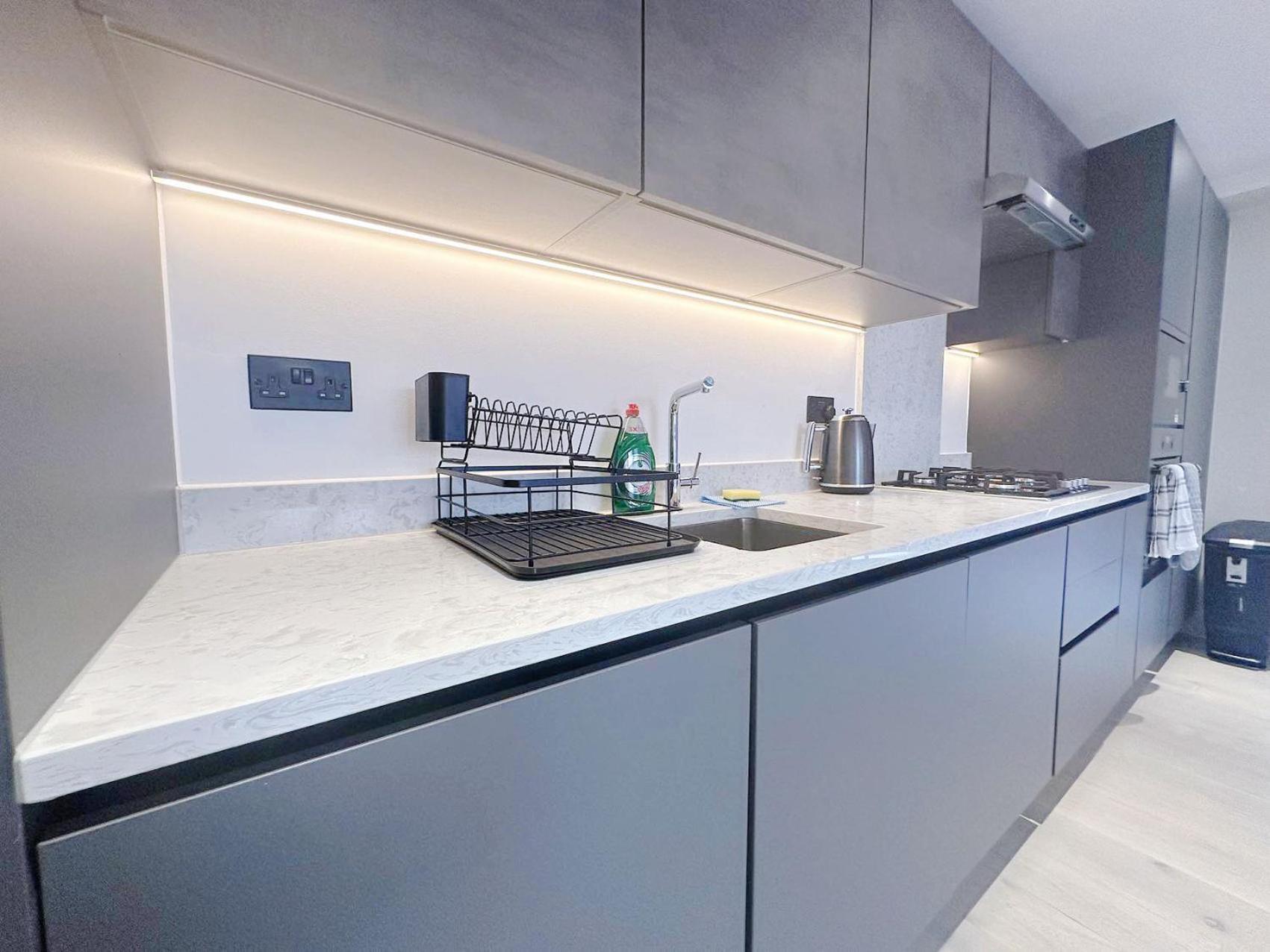 Appartamento Luxury Modern Flat Near Center Londra Esterno foto